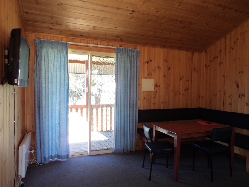Bicheno East Coast Holiday Park Room photo